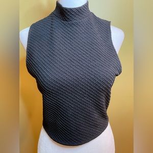 Forever 21 Sleeveless Turtleneck - M